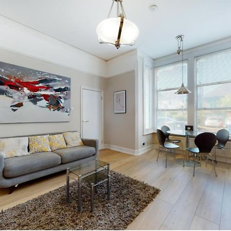 Super 1 Bedroom Flat In Hendon Near Middlesex University With Private Parking Экстерьер фото