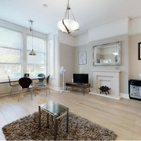 Super 1 Bedroom Flat In Hendon Near Middlesex University With Private Parking Экстерьер фото
